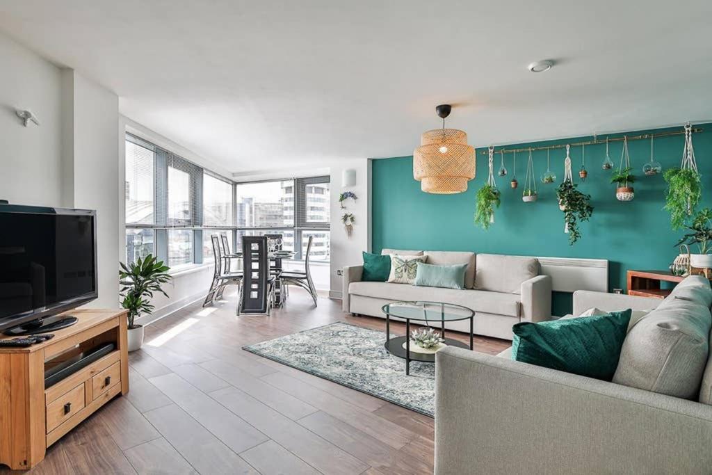 The Exclusive Gem Of Leeds - Sleeps 8 Apartment ภายนอก รูปภาพ