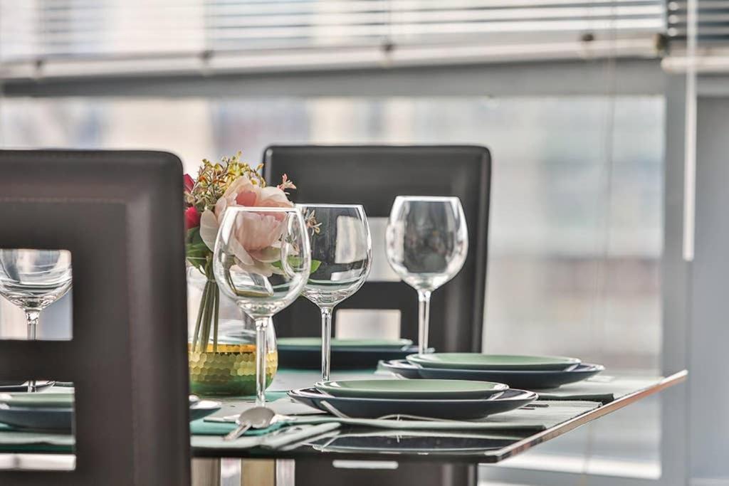 The Exclusive Gem Of Leeds - Sleeps 8 Apartment ภายนอก รูปภาพ